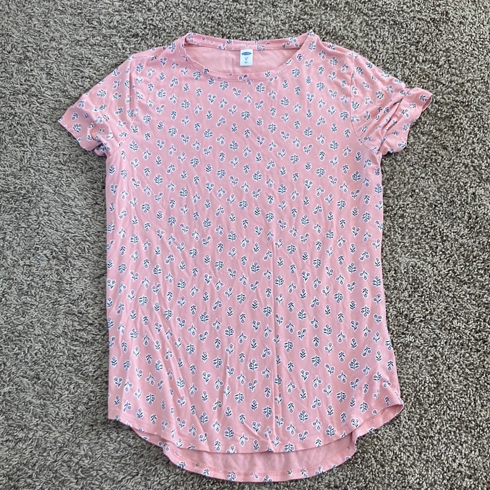 Floral short sleeve tee size M